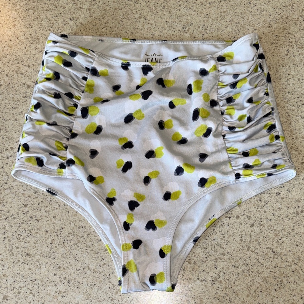 Kortni Jeane high waisted bottoms size small Signs
